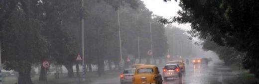 kolkata_rain_bg_307796536.jpg