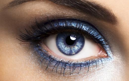 woman-blue-eye.jpg