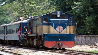 ট্রেরেনের ভাড়া বাড়াচ্ছে না; রেলমন্ত্রী