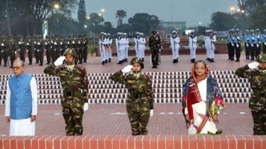 মহান স্বাধীনতা ও জাতীয় দিবসে  বীর শহীদদের প্রতি শ্রদ্ধা জানিয়েছেন রাষ্ট্রপতি মো. আবদুল হামিদ ও প্রধানমন্ত্রী শেখ হাসিনা