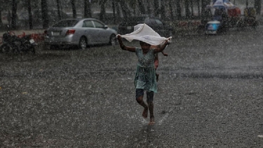 আগামী ৭২ ঘণ্টার মধ্যে সারাদেশে বৃষ্টিপাত হতে পারে