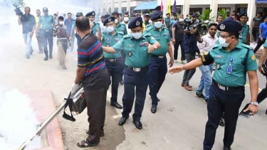 ডেঙ্গু প্রতিরোধে ঢাকার ওলি-গলিতে কাজ করছে ৫০ হাজার পুলিশ সদস্য