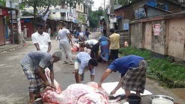 ঈদের দ্বিতীয় দিনেও পশু কোরবানি দিতে দেখা যাচ্ছে নগরবাসীদের