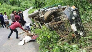 বান্দরবানের আলীকদমে চান্দের গাড়ি উল্টে ২ পর্যটক নিহত