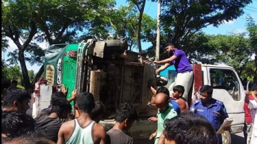 অটোর প্রতিযোগিতায় প্রাণ গেল দুইজনের