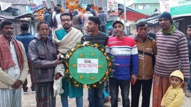 মধ্যনগর অভিযাত্রী’র বিজয় দিবসে পুষ্পস্তবক অর্পণ